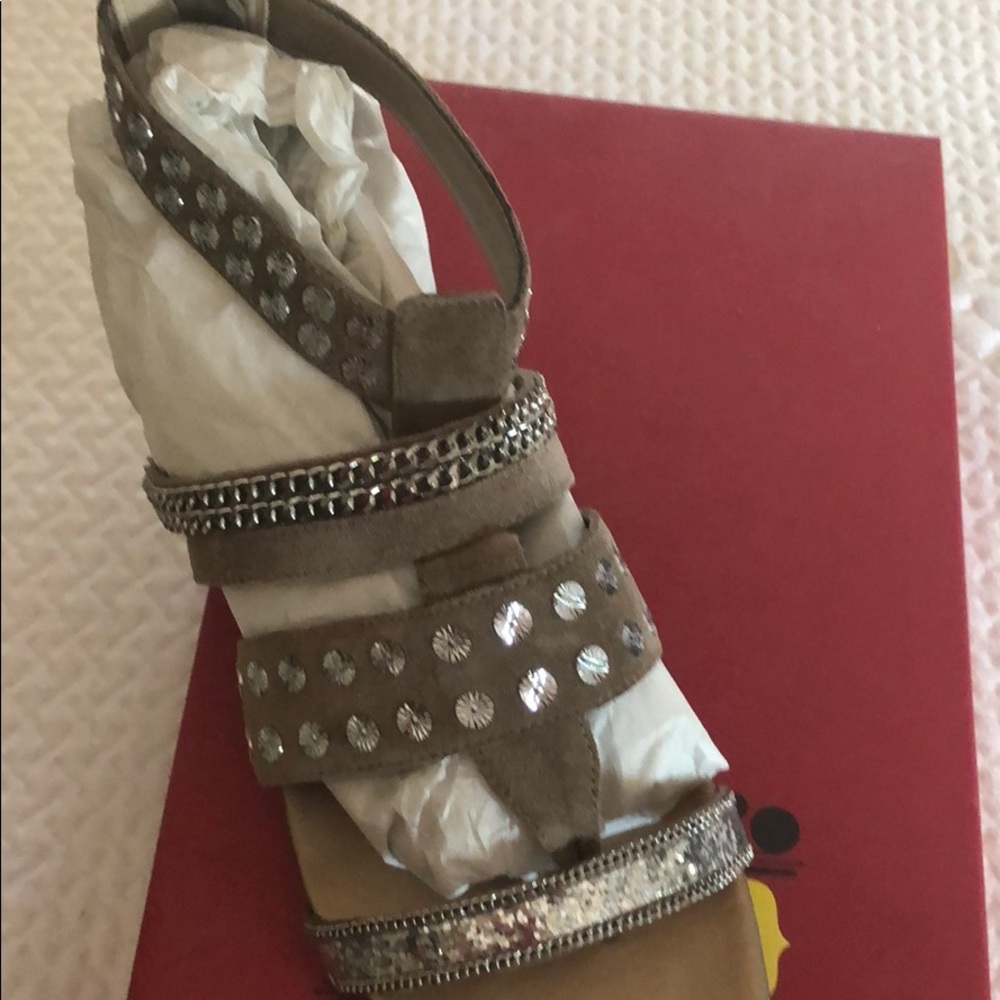 Van Eli sandals